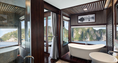 family-suite-bathroom-2